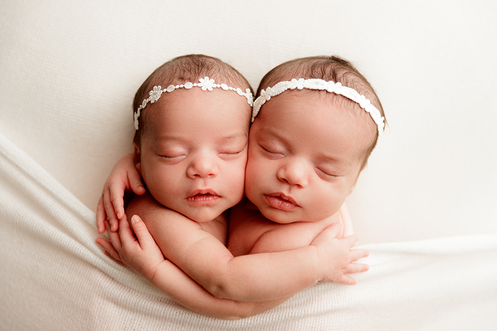 Northern Virginia twin newborn photographer