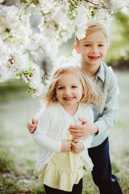 spring cherry blossom family photo shoot