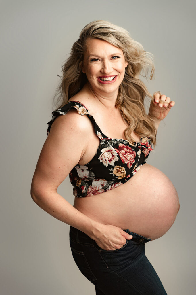 studio maternity photos Virginia