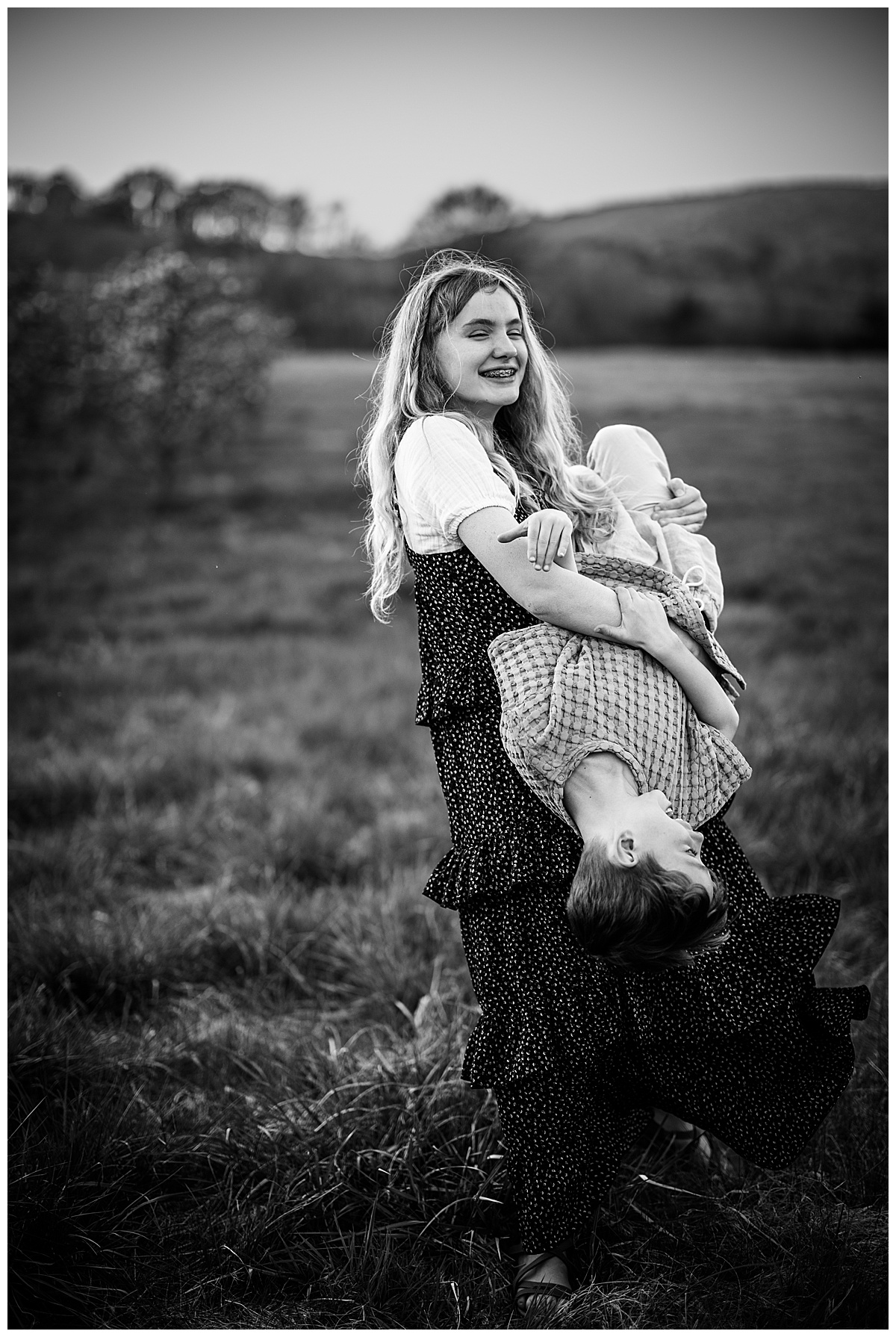 Sister plays together for Virginia Family Photographer