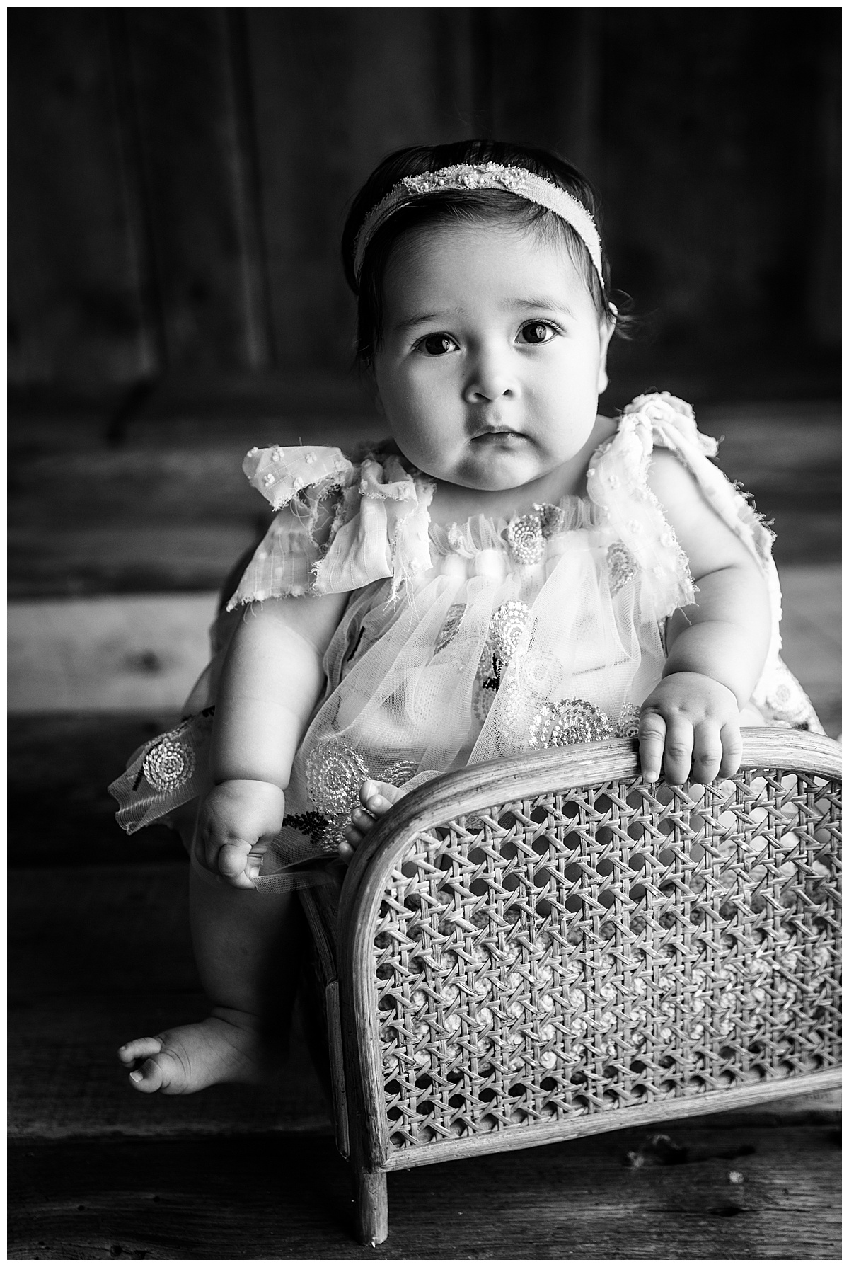 Young baby sits on the floor for Virginia baby photographer
